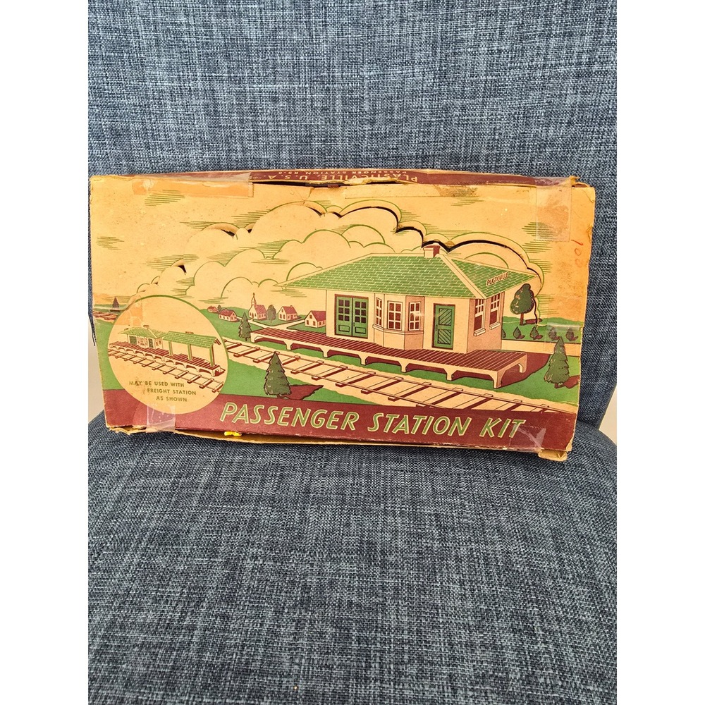 Vintage Plasticville USA Passenger Station Kit RS-6 Model Train Building O Scale